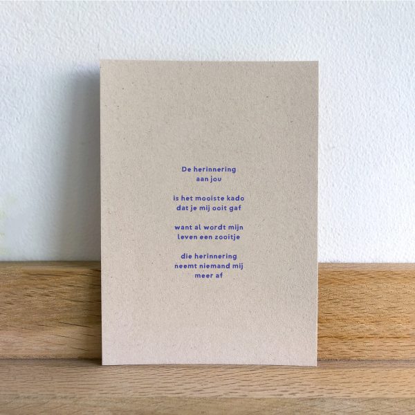 lichtbruine kaart met gedicht in blauwe letters